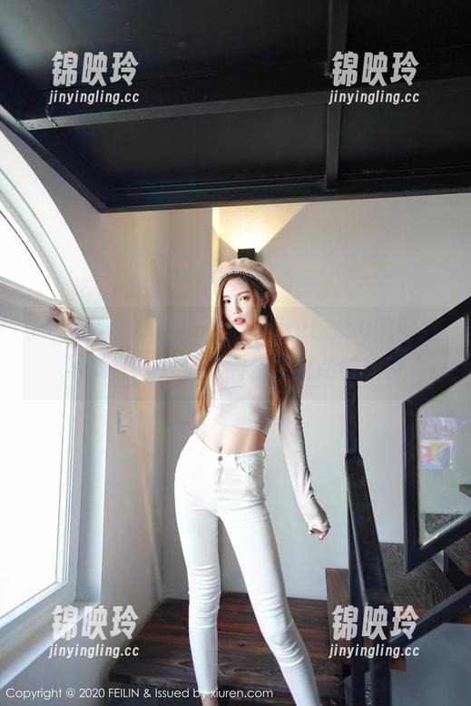 Feilin嗲囡囡 - 欣欣Rubybaby的丝袜写真：一双优雅的脚，舞动的欲望
