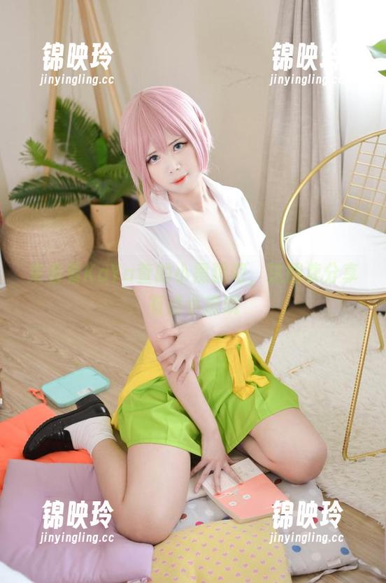 来看看KaYa萱的小黑狼吧，这图集分享有点小撩哦