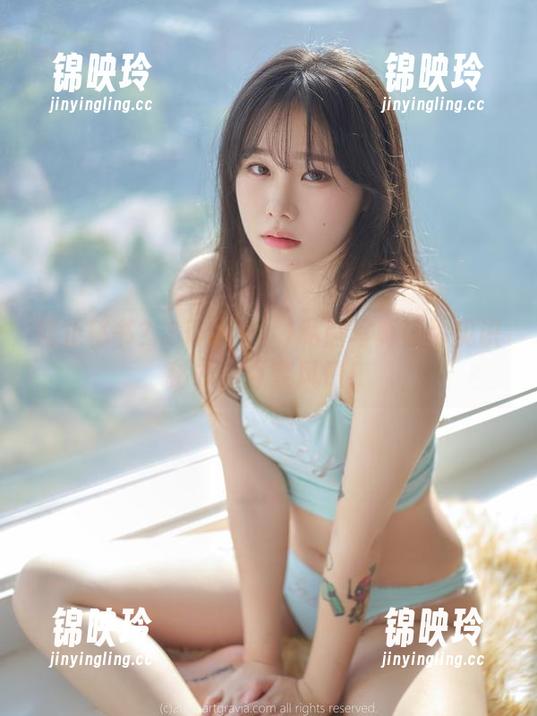 何止秘书？Sira(시라)私房写真让你见识秘书的百变风情！