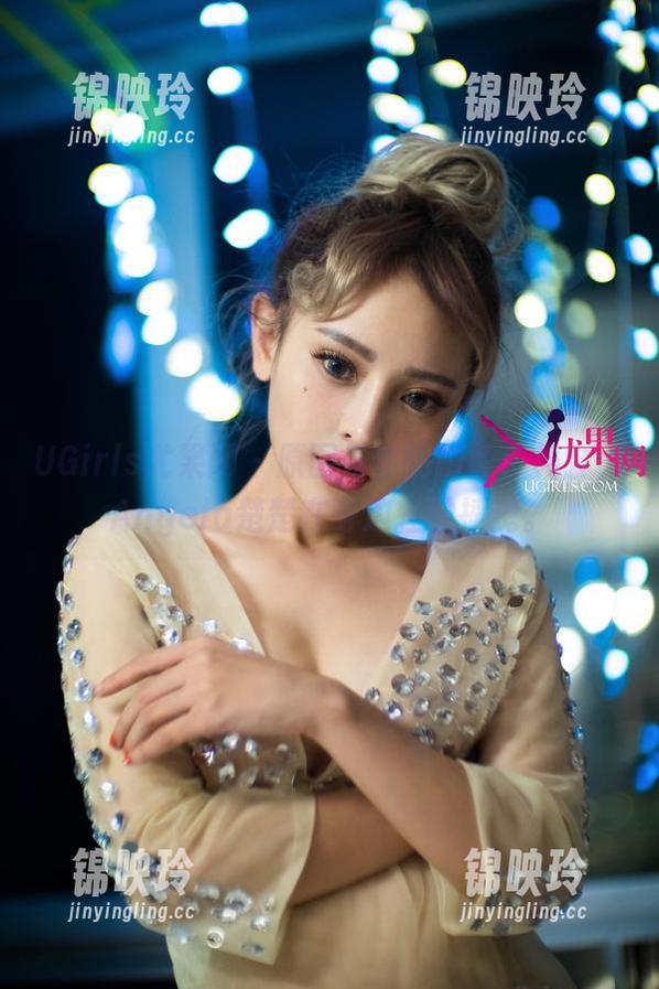 UGirls尤果网 - 原图与套图的纯白舞会，Angela楚楚在身边轻盈摇曳。