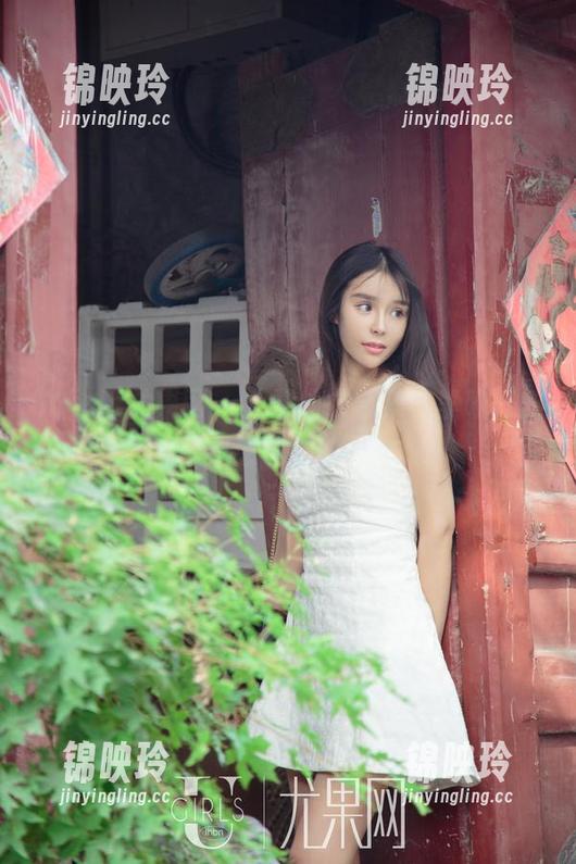 UGirls尤果网 - 免费皮衣合集，李唯一的穿搭灵感闪现的那一刻