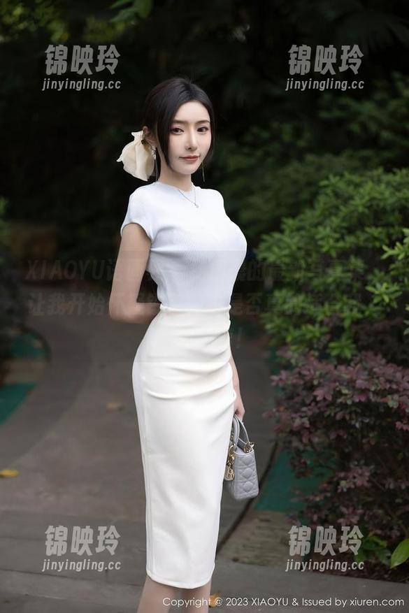 XIAOYU语画界 - 杨晨晨的最新写真集，让我开始怀疑镂空内衣是否真的适合我，依然自信！