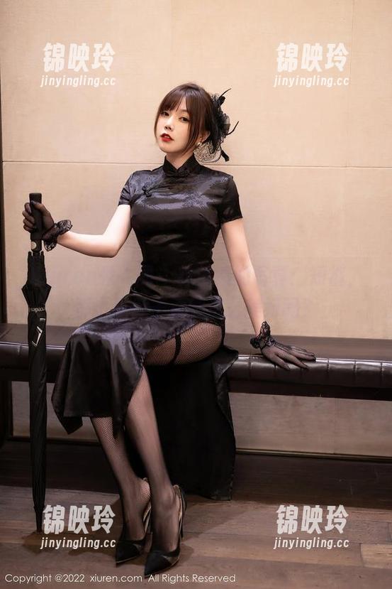 Xiuren秀人网-林悠悠 Xiuren秀人网 - 林悠悠的写真:短裤,那小腿肚子竟然这么美好吗?