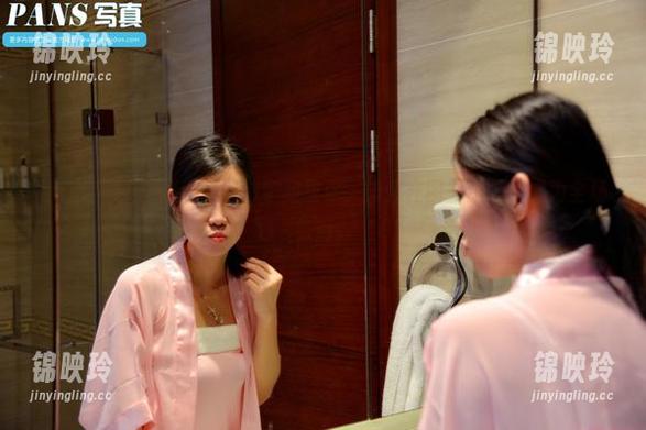 pans-诗诗 pans - 美图精选:诗诗学姐教你,如何在图书馆悄悄成为全场焦点。