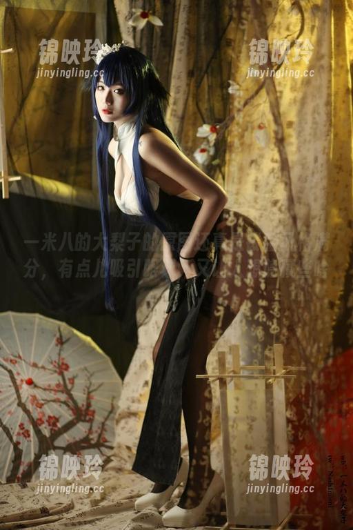 一米八的大梨子 一米八的大梨子的原图还真是镂空风格满分,有点儿吸引眼球,又让人想隐藏些啥。