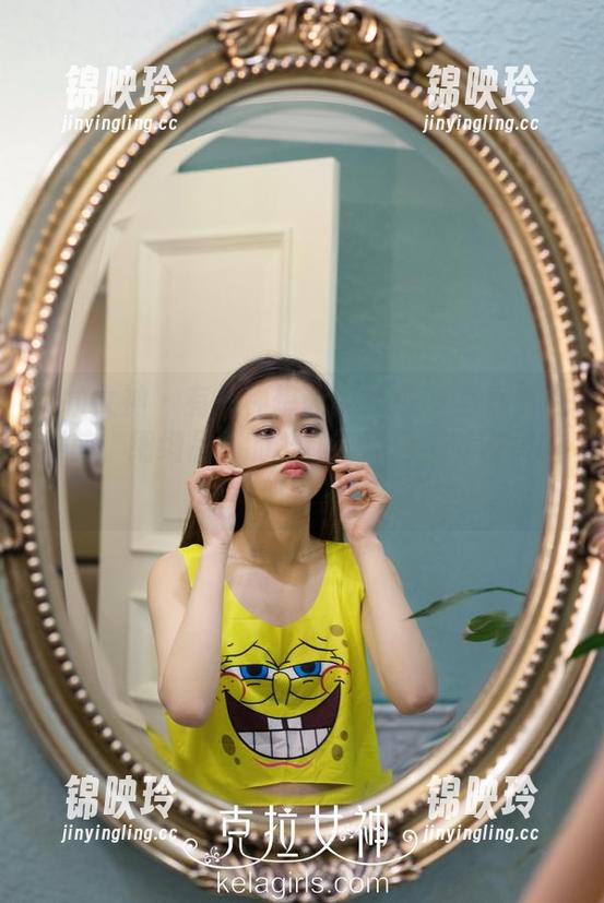 克拉女神 - 有一种想让璇子的JK写真放在眼前，细细品味的冲动，那种难以言喻的吸引。