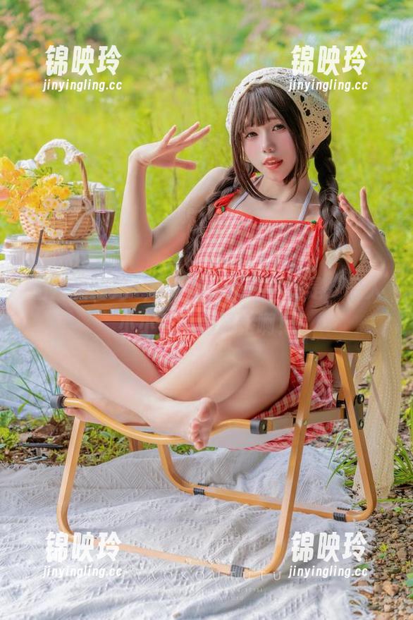 图片里的妃咲与胭脂，果然不愧是“咬人小小兔”的风格啊！