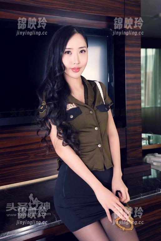头条女神 - 私拍一点小心机，琳琳的厨娘形象，竟然引发了我的想象。