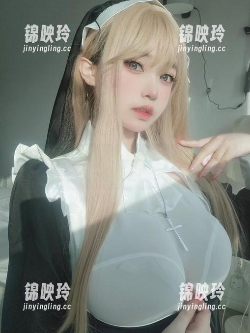 女主K的可爱红色毛衣妹妹——福利原图直接上！