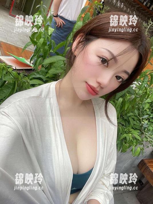 微密圈 - 高清试衣间的奶宝妹纸，衣服都没见过这么好看的哦！