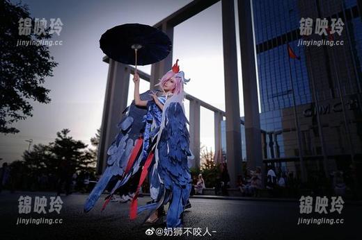 当黑贞德遇上奶狮不咬人，真是图包里的奇观！