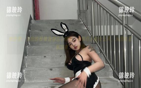 微密圈 - 选图的时候我都忘了呼吸，小优优子的女王风，从图库里飘出来了！好绝