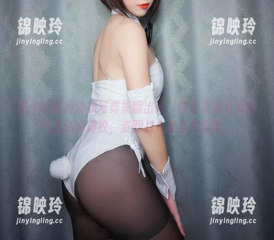 把小酥酱的泳衣写真集翻出来，你会发现夏天的气息和水波纹，资源总是那么不经意。