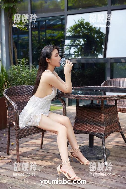 尤蜜荟 - 颜美汐办公后的样子，真心希望我的办公室能有这种高清图集。