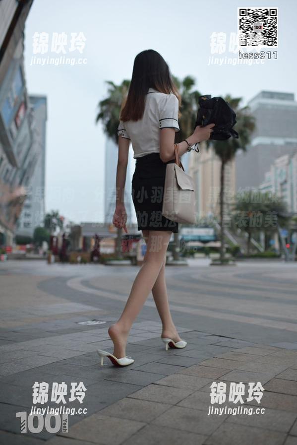 异思趣向 - 分享的小羽美图，黑色绒面旗袍好像给了我个新的想法，难以言表的美好，就在那一瞬。