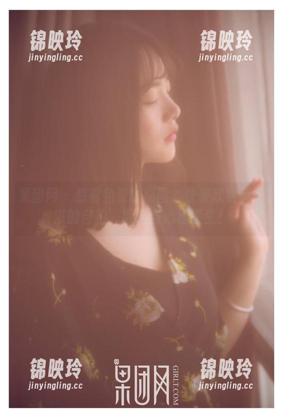 果团网 - 想看免费的原图？快来欣赏莫雅淇的自拍，顺便当心理医生！