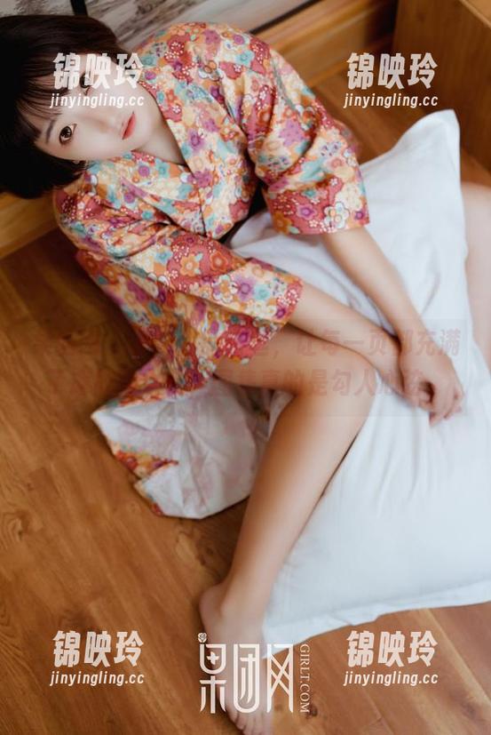 果团网 - 裴希西的白丝，让每一页都充满了摩擦的火花，图集真的是勾人心弦。