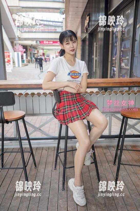 梦丝女神 - 要说今天最新的乔儿清纯图包，怎么总是让人一闪而过但又停留不去呢？