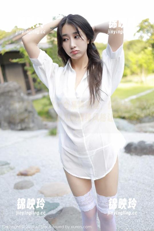 模范学院 - 这个合集真有趣，优雅与纯真的结合，大美妞儿的清纯风格让我有点迷。