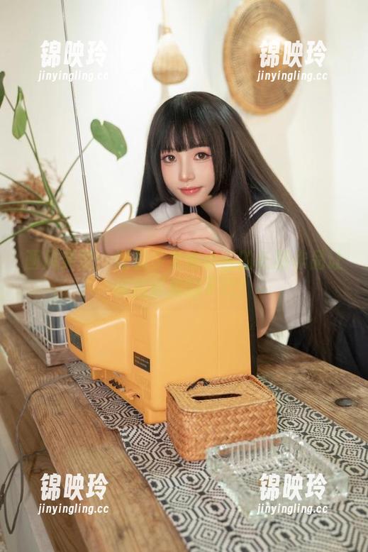 画风突变：爆机少女喵小吉的长腿作品让你捡起掉的下巴！