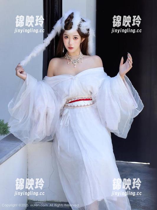 秀人网 - 新鲜出炉的Laura苏雨彤校园原图，完全抓住了我的目光