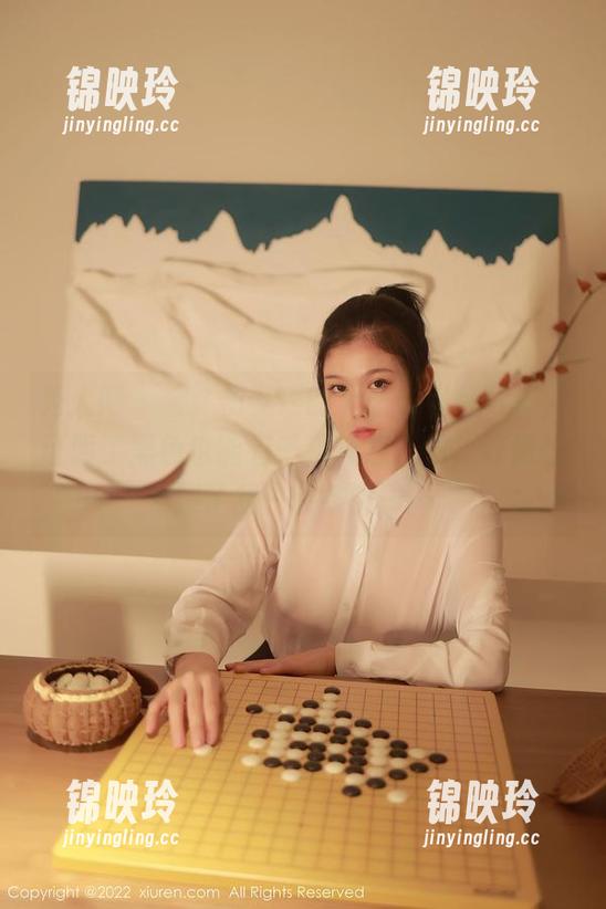 秀人网 - 看，初梦瑶的无圣光黑色写真，证明了黑色也能有千种气息，咦，好像想到了我一件衣服……