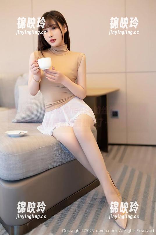 秀人网 - 妙可可Cheese的丝袜作品，图片里的场景居然让我想到了…你懂的！
