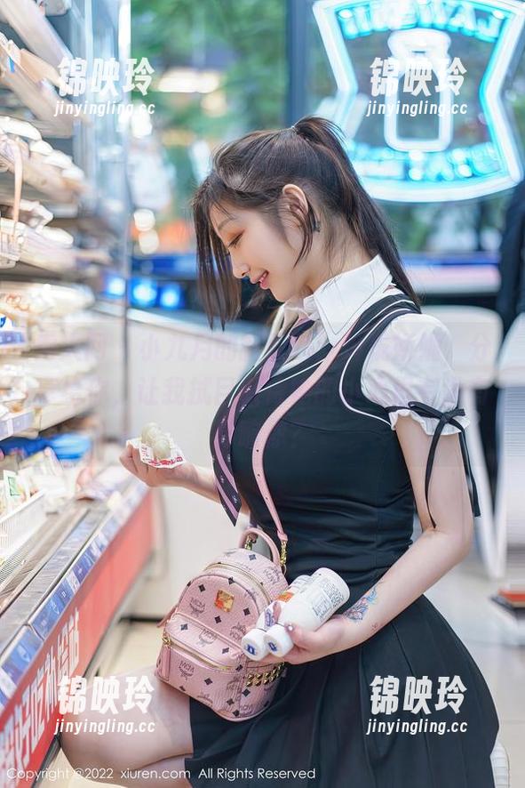 秀人网 - 小九月的新图包：玲珑娇媚，分享给你，让我拭目以待她的小心思有没有影响你？