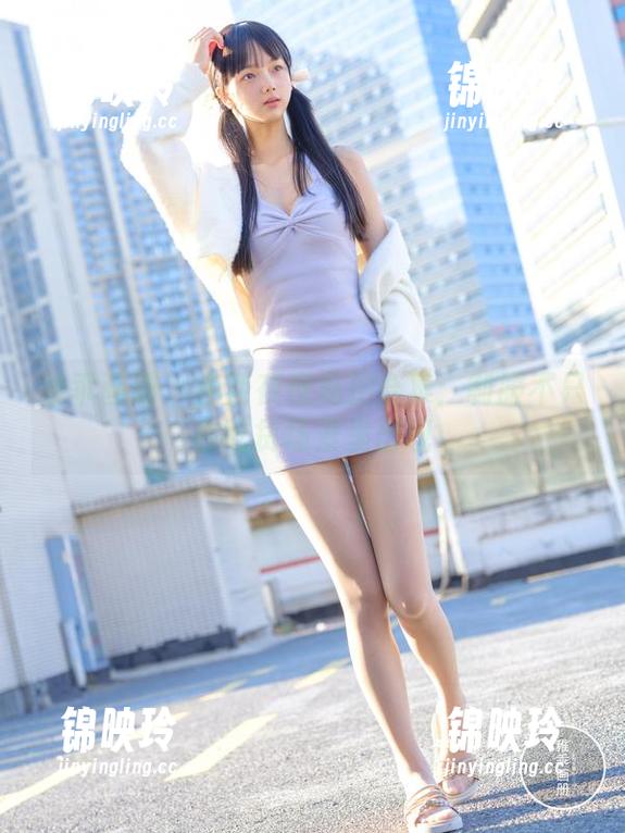 稚乖画册 - 赤西夜夜私拍合集：制服不只在吃货场景里出现