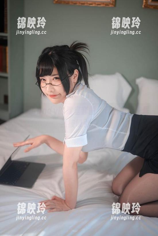 糖果果Candy的教室套图：什么鬼？我居然被吸引了