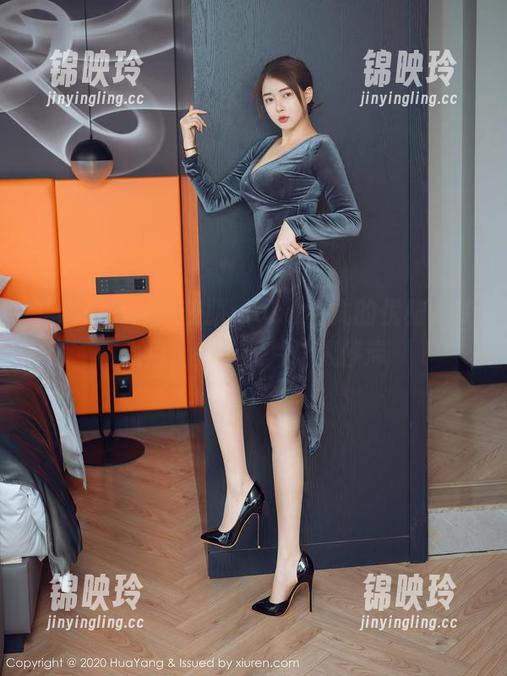 花漾show - 校服closing式的优雅，梦心月，高清照片让人停滞