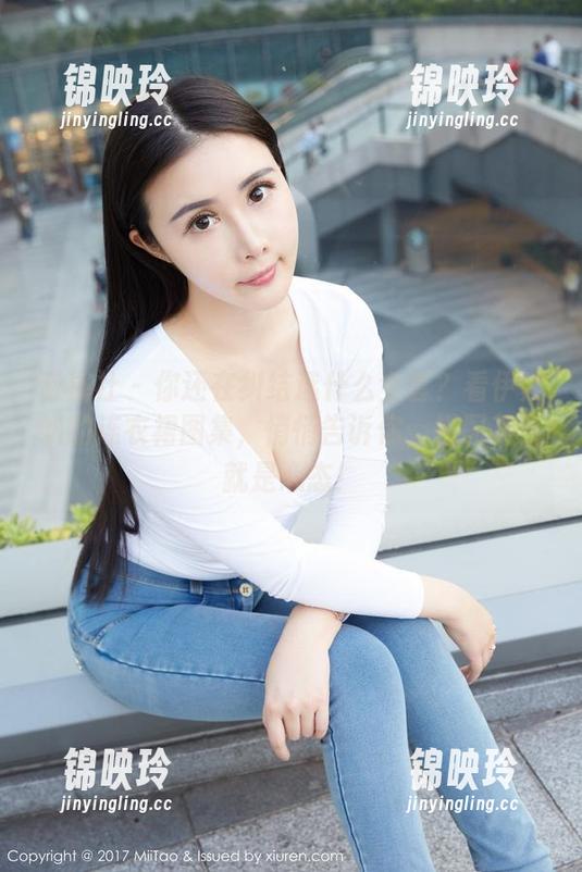 蜜桃社 - 你还在纠结选什么全套？看伊素妍的连衣裙图集，悄悄告诉你，搭配其实就是心态！