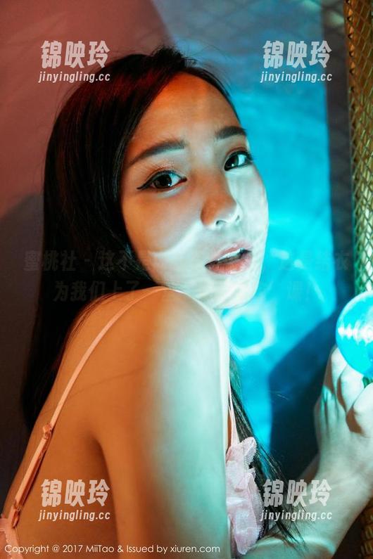 蜜桃社 - 这不是内衣写真合集，这是结衣为我们上了一堂‘聪明穿衣’课！