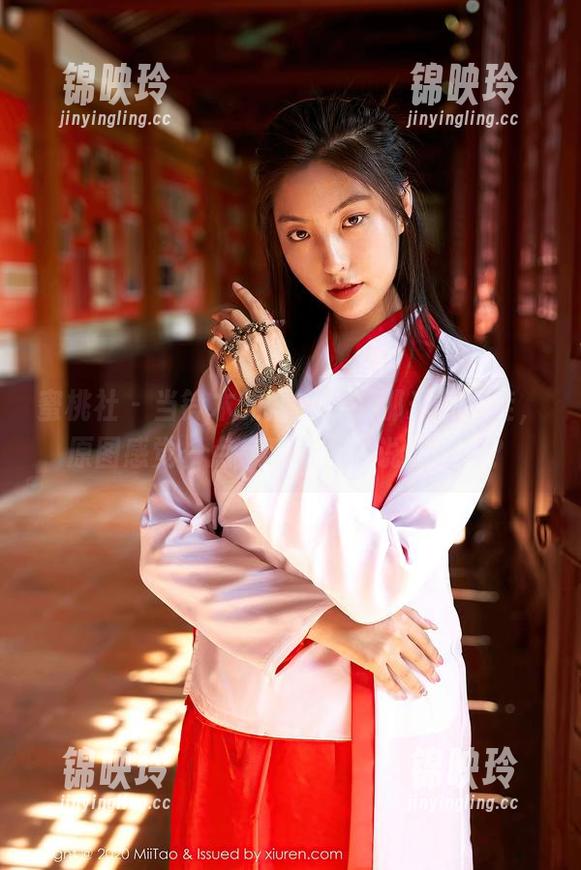 蜜桃社-铃木 蜜桃社 - 当铃木的修女遇上那光影,哇,原图感觉一点点暧昧,你说这算啥?