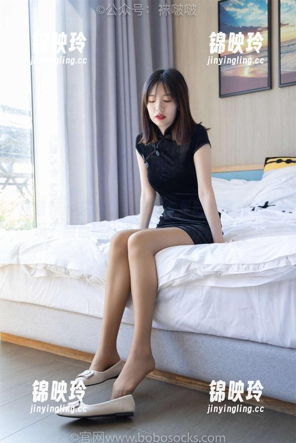 袜啵啵 - 想知道小沫泳衣里的无圣光怎么玩？随意吧！浪漫又不做作的写真。