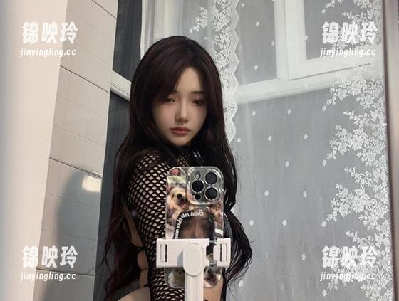 看雯妹不讲道理的最新运动少女照片，谁说运动只是身体活动？这分明是我自我安慰的最佳攻略嘛！