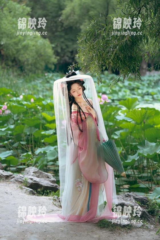 海军风与资源汇总：雯妹不讲道理这种穿搭真的是没谁了