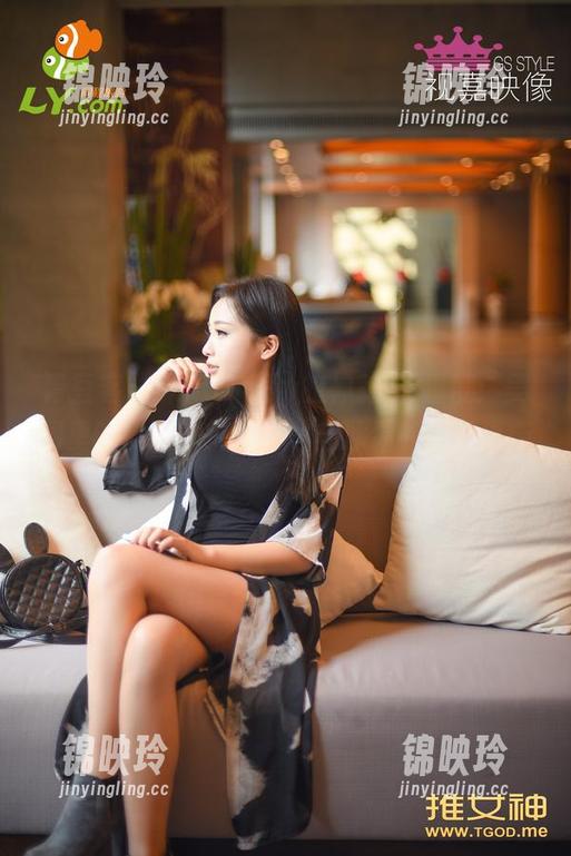 青豆客 - 朱赢Molly的神算14温度：美图里的皮衣穿搭，火焰与冰霜的微妙平衡。