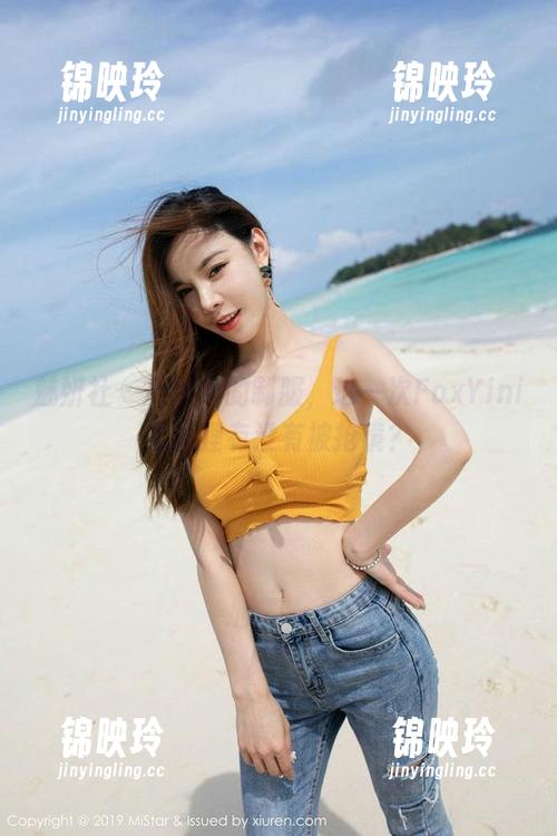 魅妍社 - 美图中的制服，这一次FoxYini孟狐狸有没有被抢镜？