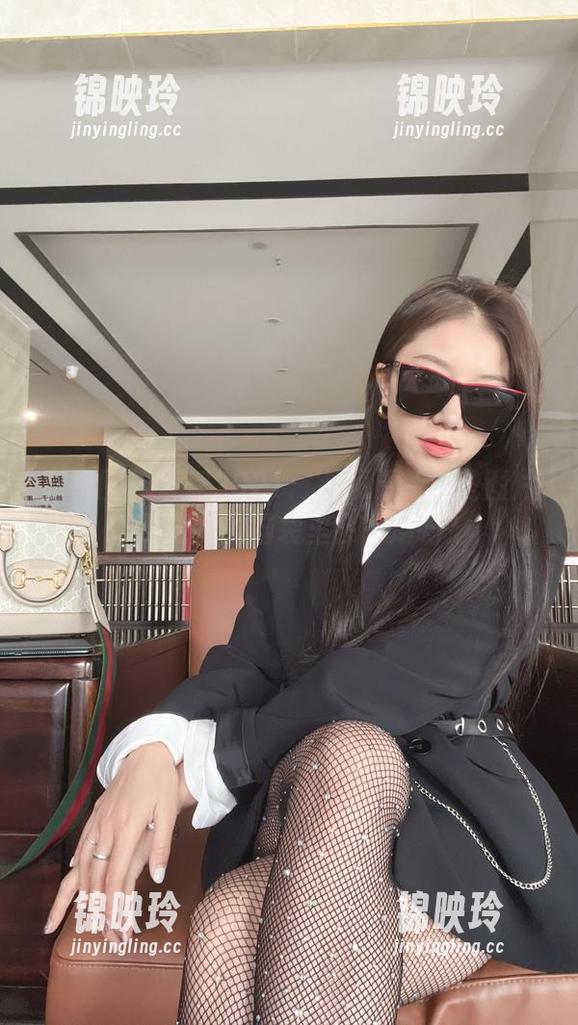 微密圈 - 鹿瑶2021：必须更新这些图片，否则我的脑袋里会冒烟吗？